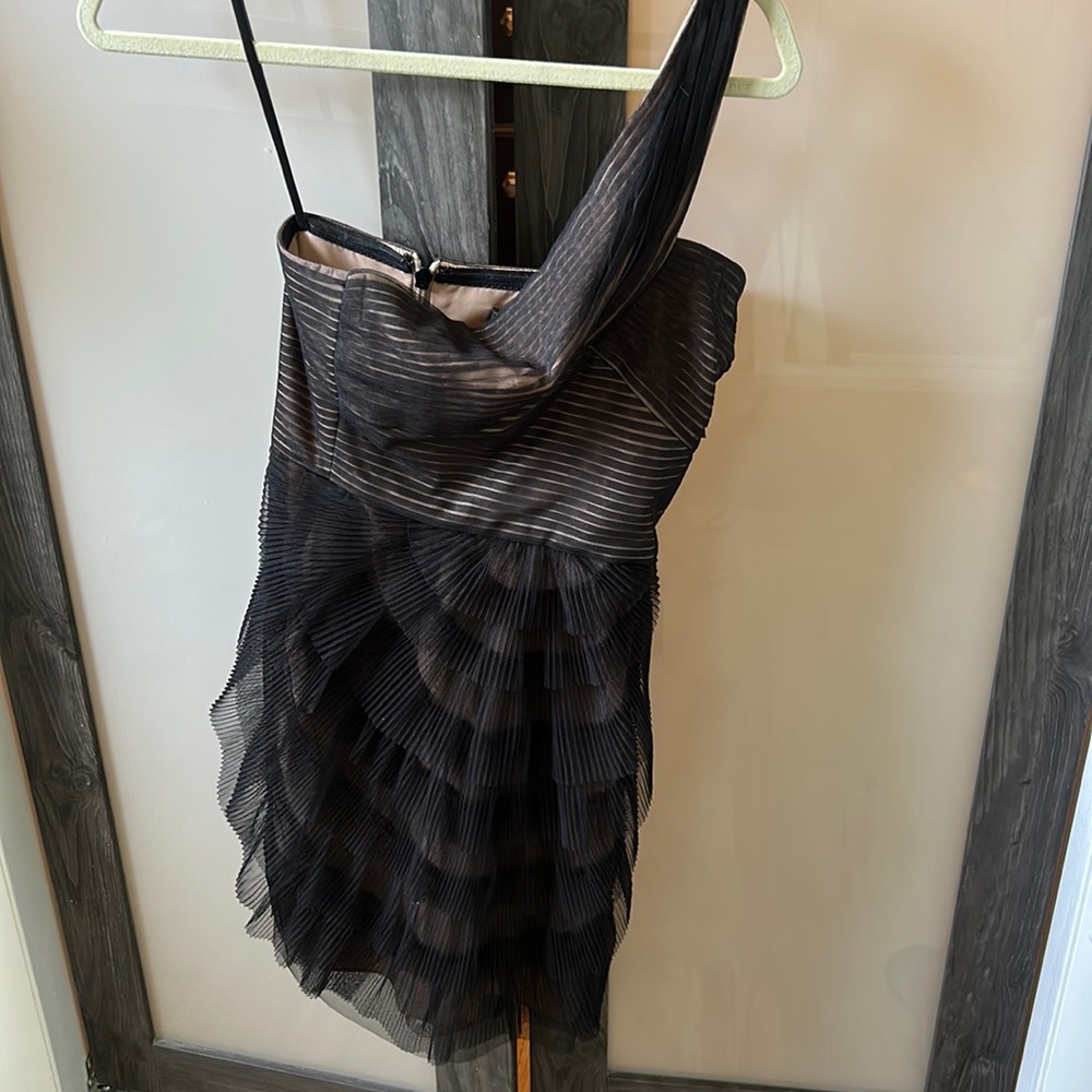 BCBG dress size 0 brand new black & beige one shoulder